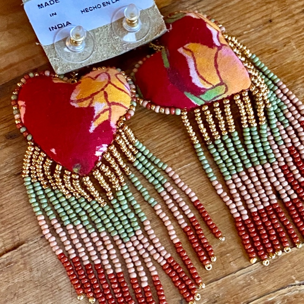 🌺🎉HP🎉🌺 NWT Anthropologie Deepa Beaded Heart Fringe Chandeliers - Picture 15 of 16
